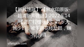 操体育生小哥哥 摄影师小哥忍不住也一起加入了