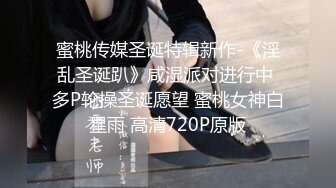 这兄弟真把老婆的嘴当逼了 很操的这么带节奏 又猛又深 老婆几次都呕了 还想着内射呢