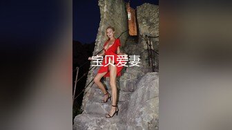 眼镜骚妹子 在家被大洋吊男友从房间操到厨房 撅着屁屁掐着脖子简单粗暴无套猛怼 内射 尝尝骚逼里流出