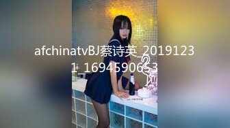 肉肉身材白色外套妹子，按头口交上位骑坐侧入大力抽插猛操