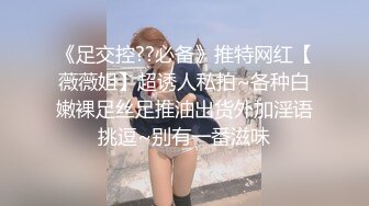 长相清纯甜美萌妹子啪啪，洗完澡穿上衬衣黑丝特写口交舔逼后入猛操