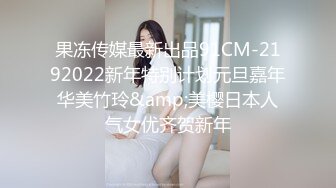 内裤再美只能装逼一个欠操的女人露脸与小哥激情啪啪，口活激情被草半天还不满足，自己道具自慰喷水真刺激