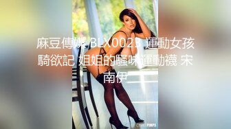  熟女阿姨在家爱爱 被眼镜男无套输出 还是热乎乎的精液射在逼里舒服