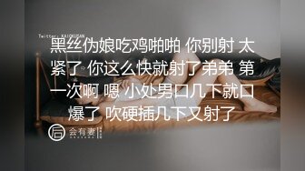 3饭后沙发上躺着看电视，让他帮我按小腿给按出反应了哈哈。